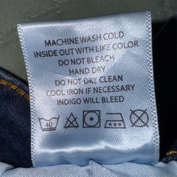 Beyond Us Blue stretchy Denim rolled hem cropped Jeans. Size 6. NWT - Picture 11 of 11